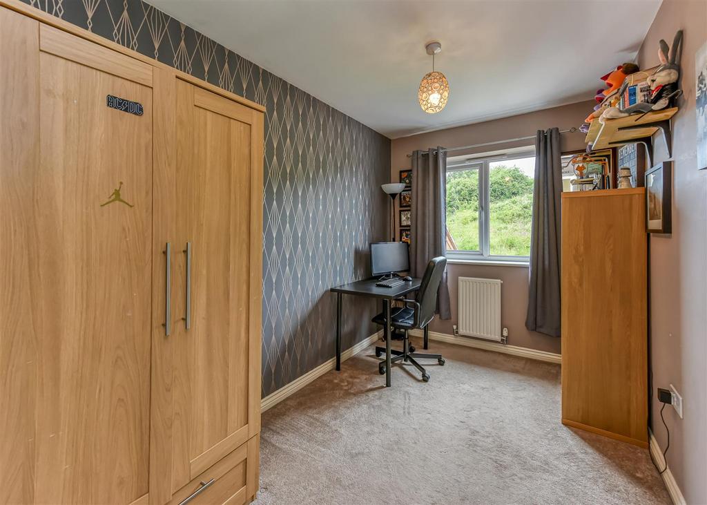 5 Taper Close-Bedroom 3.jpg