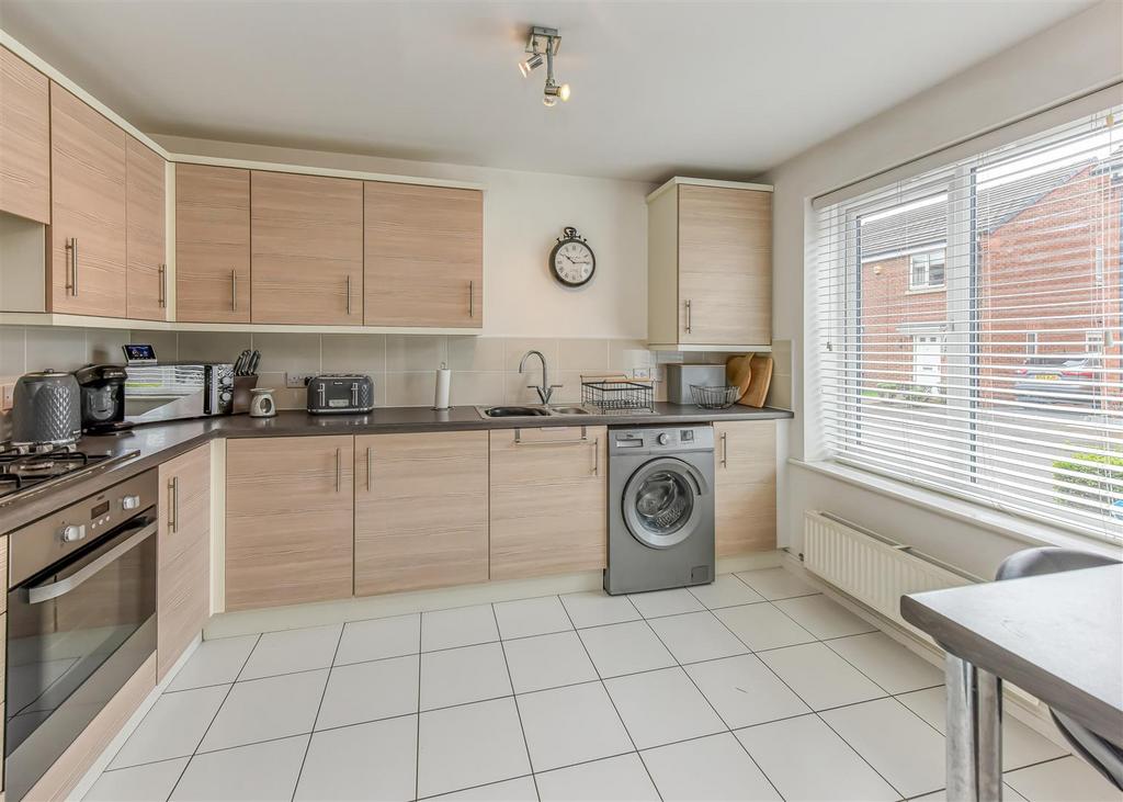 5 Taper Close-Kitchen (2).jpg