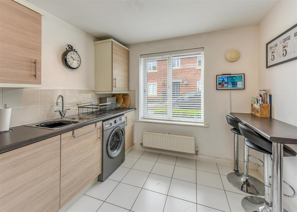 5 Taper Close-Kitchen.jpg