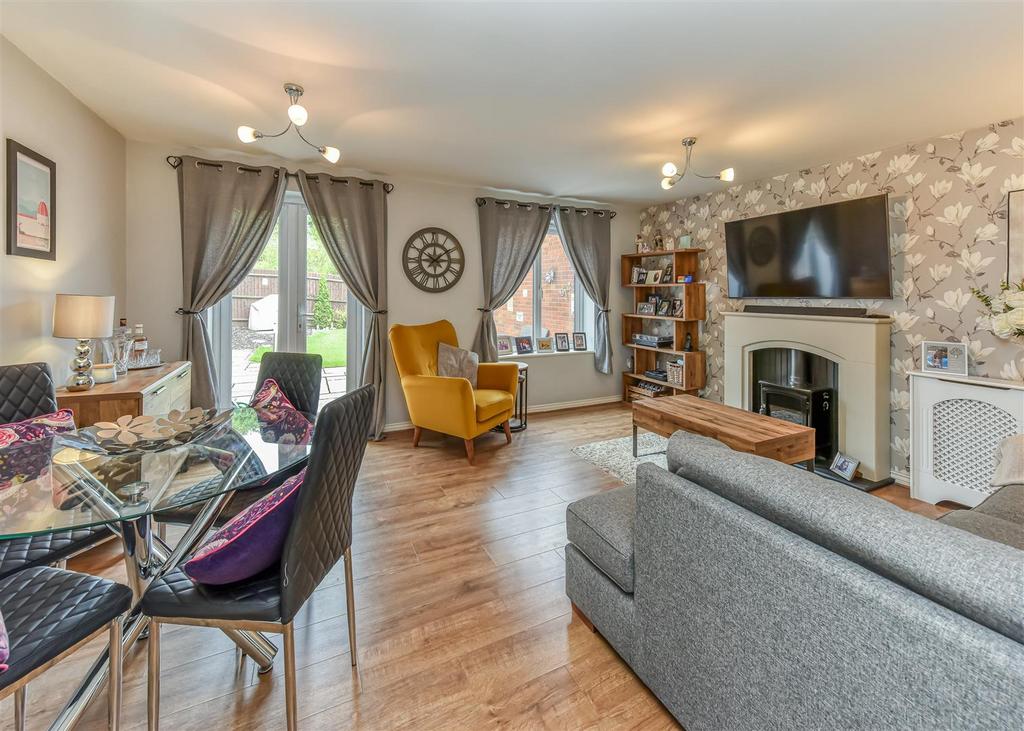 5 Taper Close-Living Room (2).jpg