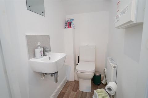 18 Hutton Hall Drive, Bradford, BD2 2AP
