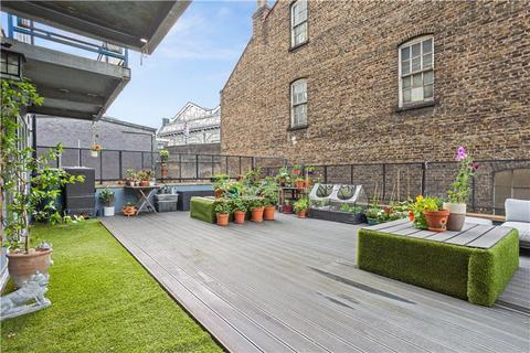 Flat B, 96 Lower Marsh, London, SE1 7AB