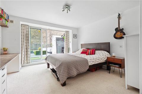 Flat B, 96 Lower Marsh, London, SE1 7AB
