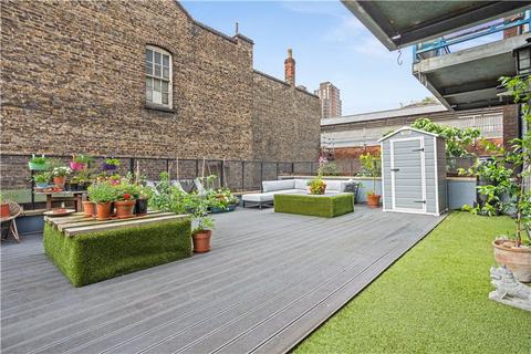 Flat B, 96 Lower Marsh, London, SE1 7AB