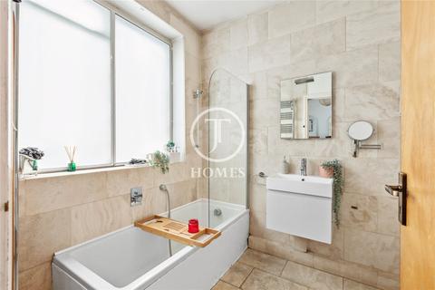 1b Ridge Close, London, NW4 1ER