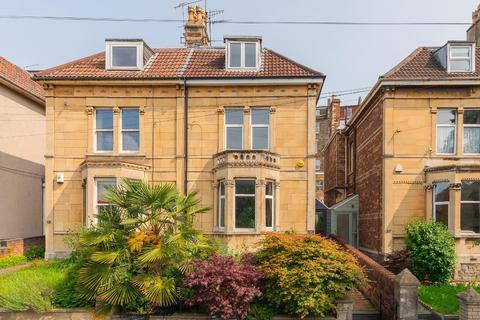 4 bedroom semi-detached house for sale, Bushy Park, Totterdown