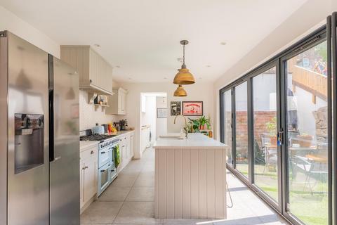 4 bedroom semi-detached house for sale, Bushy Park, Totterdown