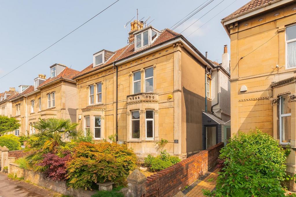 2 B5 PTN - External A.jpg