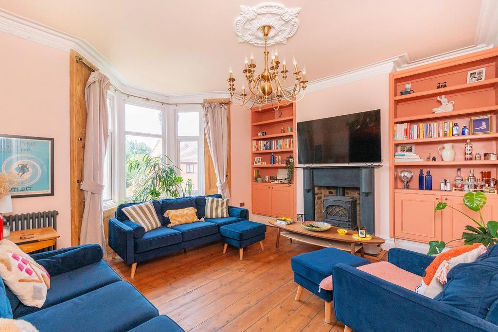 2 B5 PTN - Living Room A.jpg