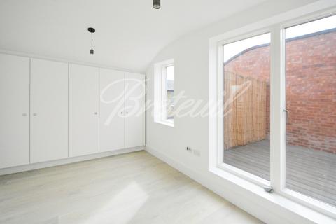 3 bedroom terraced house to rent, Lillie Road, London, SW6