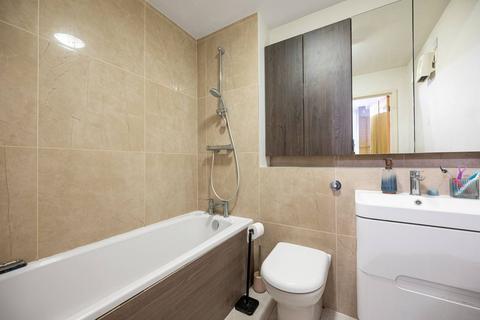 1 bedroom flat for sale, Martlesham Walk, Edgware, London, NW9