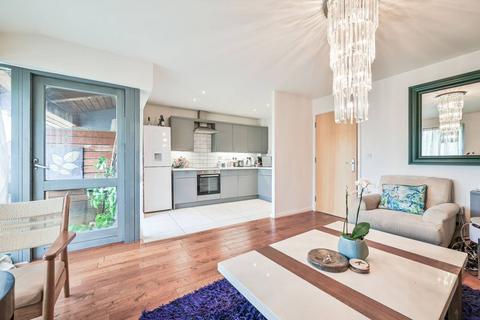 1 bedroom flat for sale, Martlesham Walk, Edgware, London, NW9