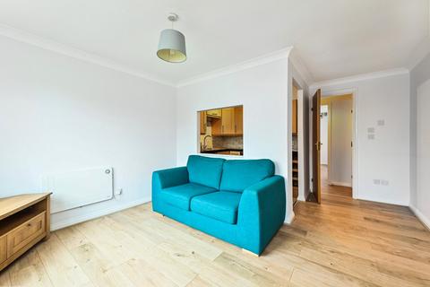 1 bedroom flat for sale, Meon Close, Petersfield, Hampshire