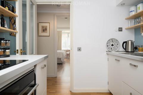 2 bedroom retirement property for sale, Grosvenor Road, Richmond TW10