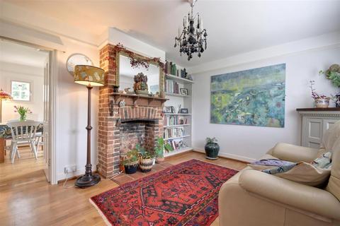 undefined, Mill Street, Iden Green