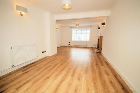 4 Cromer Way, Luton, LU2 7EE