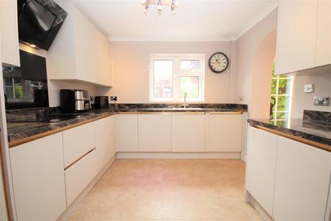4 Cromer Way, Luton, LU2 7EE