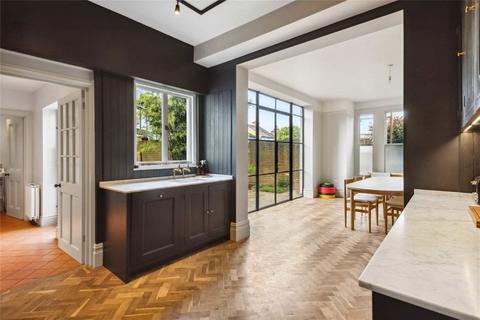 4 bedroom end of terrace house for sale, Kingscourt Road, London SW16