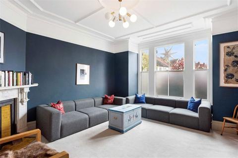 4 bedroom end of terrace house for sale, Kingscourt Road, London SW16