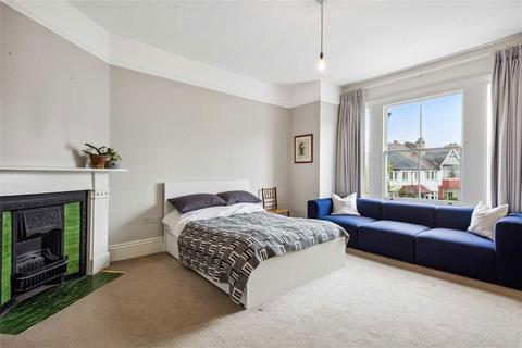 4 bedroom end of terrace house for sale, Kingscourt Road, London SW16