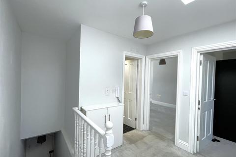 2 bedroom apartment to rent, Brunswick Place, Hove BN3