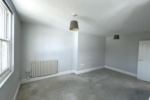 2 bedroom apartment to rent, Brunswick Place, Hove BN3