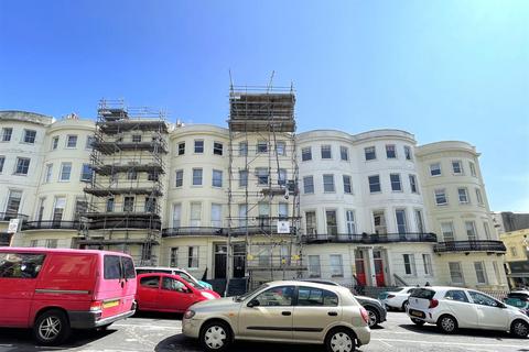 2 bedroom apartment to rent, Brunswick Place, Hove BN3