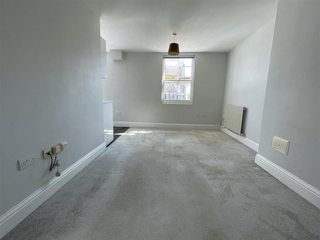 Living Room 2.jpg