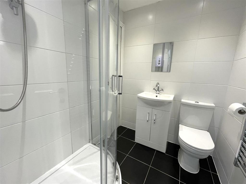 Shower Room.jpg