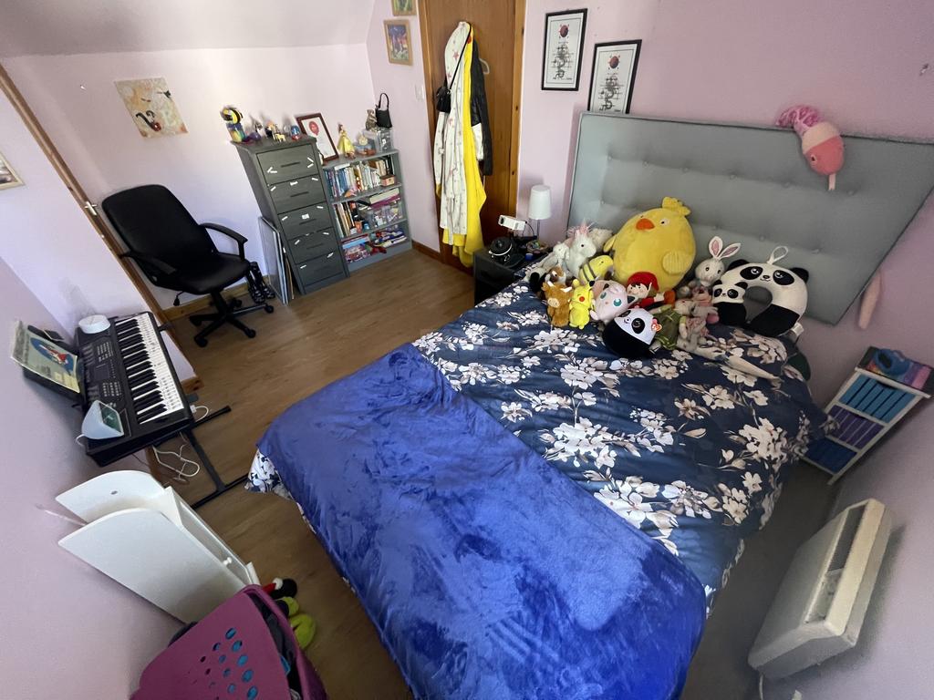 Bedroom 2b.JPG