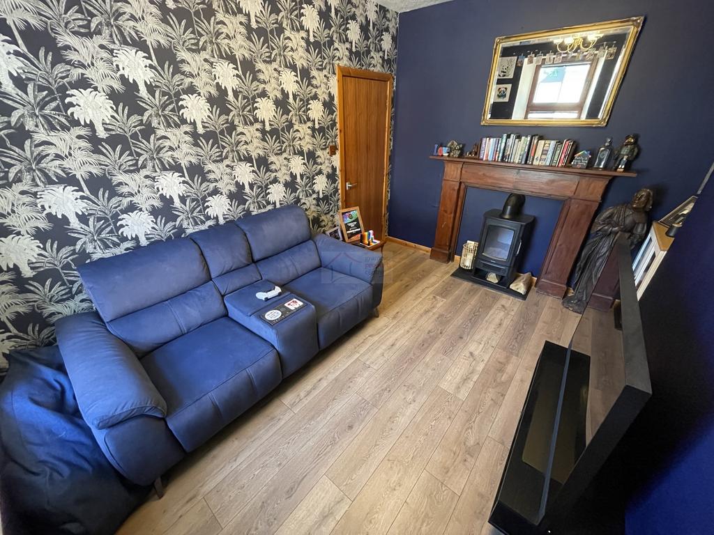 Lounge b.JPG