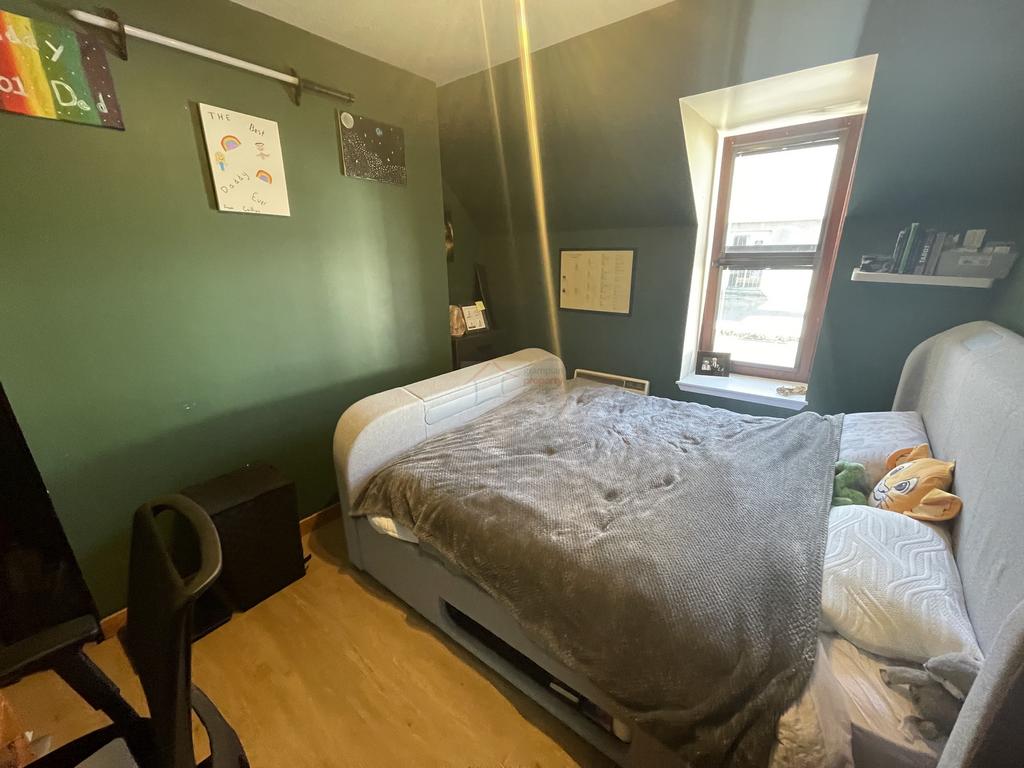 Bedroom 1a.JPG