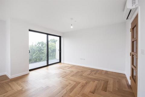 1 bedroom apartment for sale, Kemsley Court, Ealing, W13