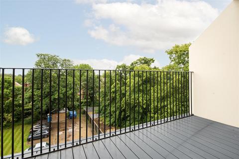 1 bedroom apartment for sale, Kemsley Court, Ealing, W13