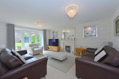 5 bedroom detached house for sale, Dove Close, Sutton Grange,Shrewsbury