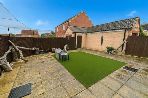 39 Aintree Way, Bourne, PE10 0WG