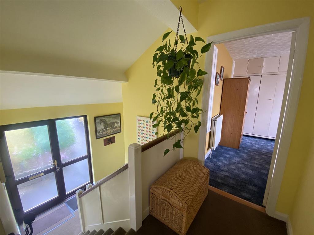 Upper landing