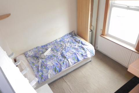 1 bedroom in a house share to rent, Agraria Road, Guildford