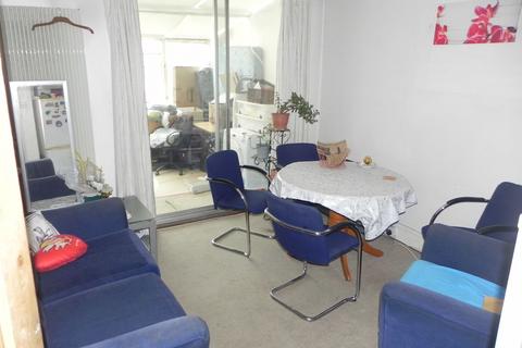 1 bedroom in a house share to rent, Agraria Road, Guildford