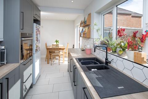4 Fineshade Grove, Corby, NN17 1HR