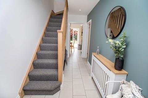 4 Fineshade Grove, Corby, NN17 1HR