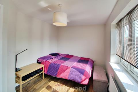 28 Ancient Drive, Woodlands, Doncaster, DN6 7FN
