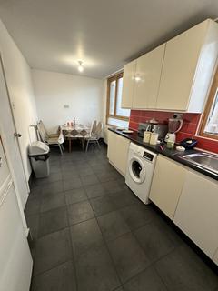 4 bedroom flat for sale, Stockwell Park Road, London SW9