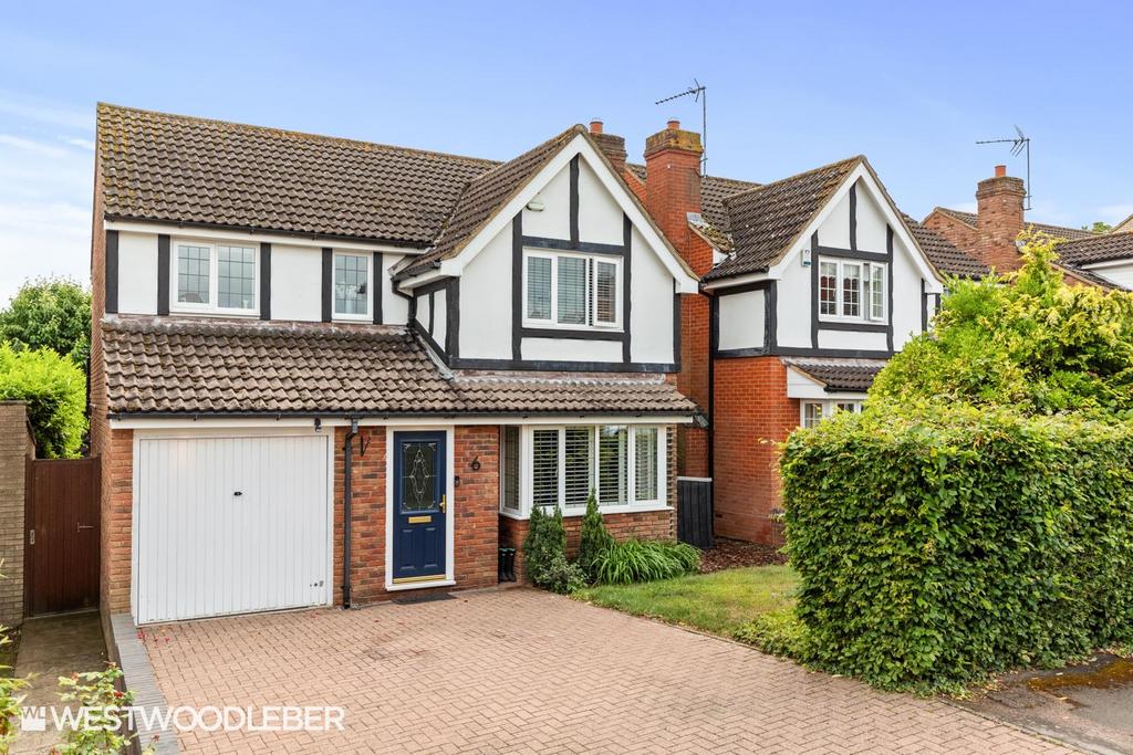 Borrell Close, Broxbourne EN10 4 bed detached house - £800,000