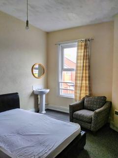 1 bedroom house of multiple occupation to rent, Walmersley Road, Bury BL9