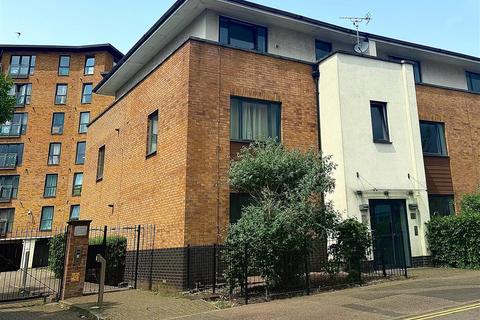 2 bedroom apartment for sale, Parham Drive, Ilford