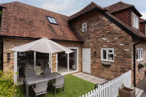 3 bedroom maisonette for sale, West Street, Reigate