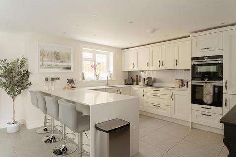 3 bedroom maisonette for sale, West Street, Reigate