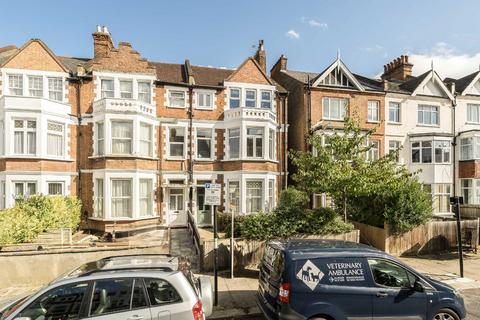 2 bedroom flat to rent, Salford Road, London SW2