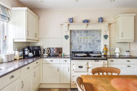 10 Albert Drive, Cheltenham, GL52 3JH
